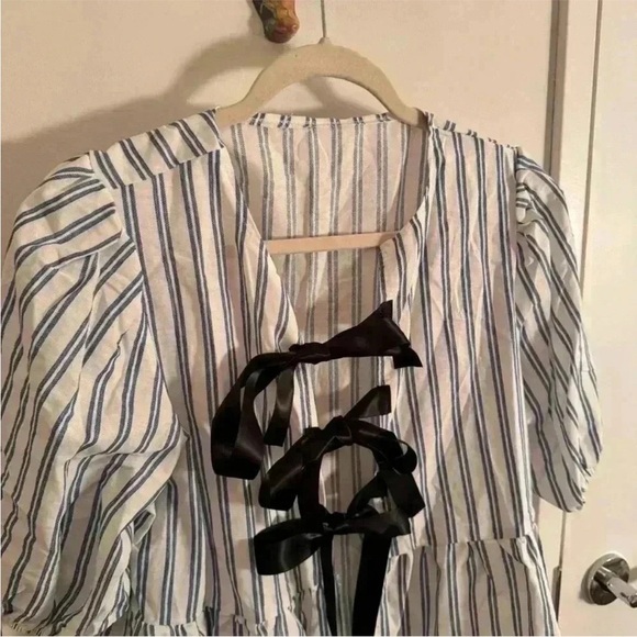 Boutique Striped Bow Puff Sleeve Top - Size Small - Picture 4 of 6